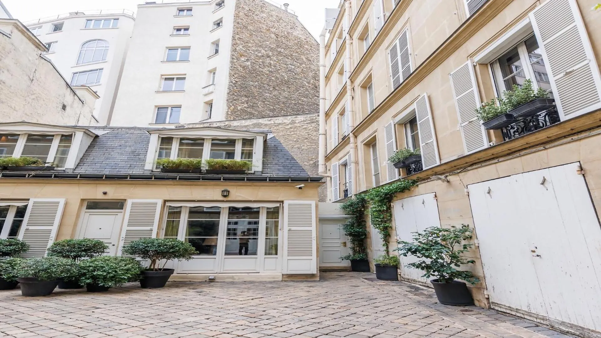 Cosy Apartment - 1Br 4P - Faubourg-Du-Roule Paris France